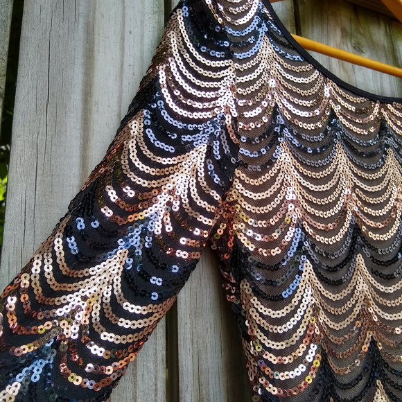 Lovely Day Sequined Bodycon Dress - Picture 2 of 8